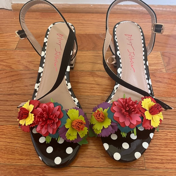 Betsey Johnson heels - Picture 1 of 4